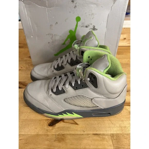 Air Jordan 5 Retro Shoes Mens Size 10 Green Bean Flint Grey DM9014-003 Nike
